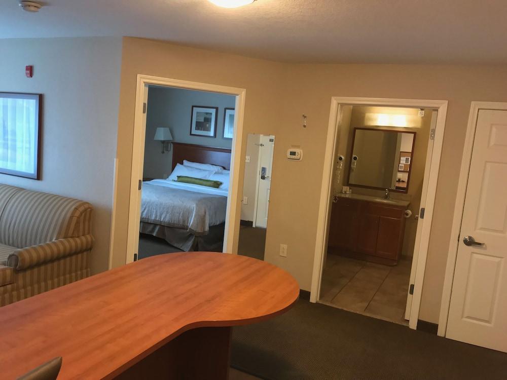 Candlewood Suites Kansas City Airport Dış mekan fotoğraf
